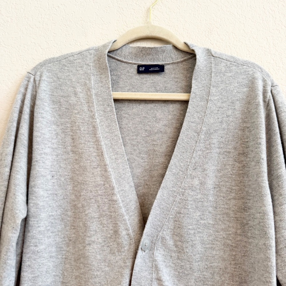 GAP Mens Cardigan Sweater Medium Gray Cotton Nylon Button Front V-Neck Pockets - Picture 2 of 14